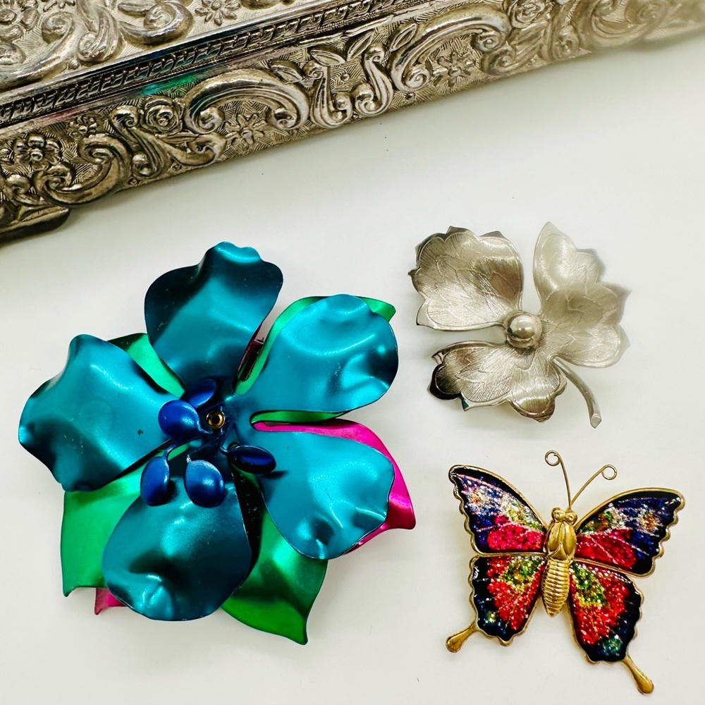 Vintage Brooch Lot